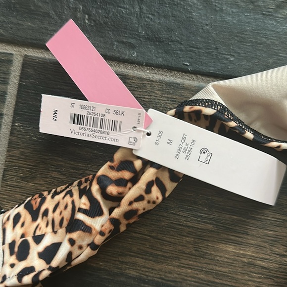 Bottom only 💖Victoria’s Secret Bikini - Picture 7 of 9